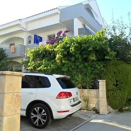 In Okrug Gornji With Seaview, Terrace, Air Condition, Wifi Apartment Trogir