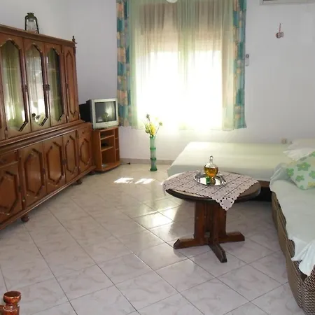 In Okrug Gornji With Seaview, Terrace, Air Condition, Wifi Apartment Trogir