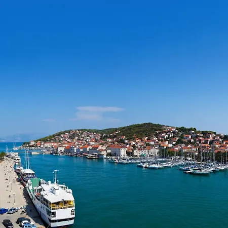 Apartment In Okrug Gornji With Seaview, Terrace, Air Condition, Wifi *